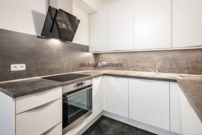 Prodej bytu 2+kk, Praha, Návarovská, 61 m2