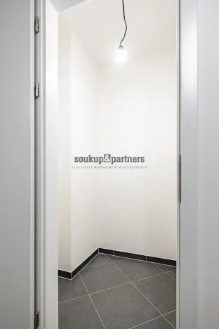 Prodej bytu 2+kk, Praha, Návarovská, 61 m2