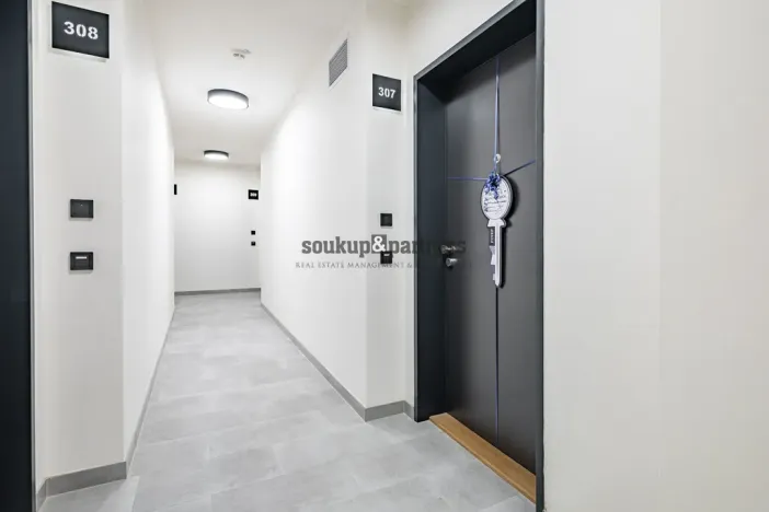 Prodej bytu 2+kk, Praha, Návarovská, 61 m2