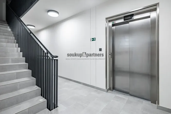 Prodej bytu 2+kk, Praha, Návarovská, 61 m2