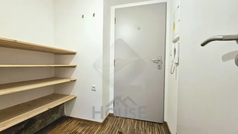 Prodej bytu 1+kk, Praha - Bohnice, V Zámcích, 36 m2