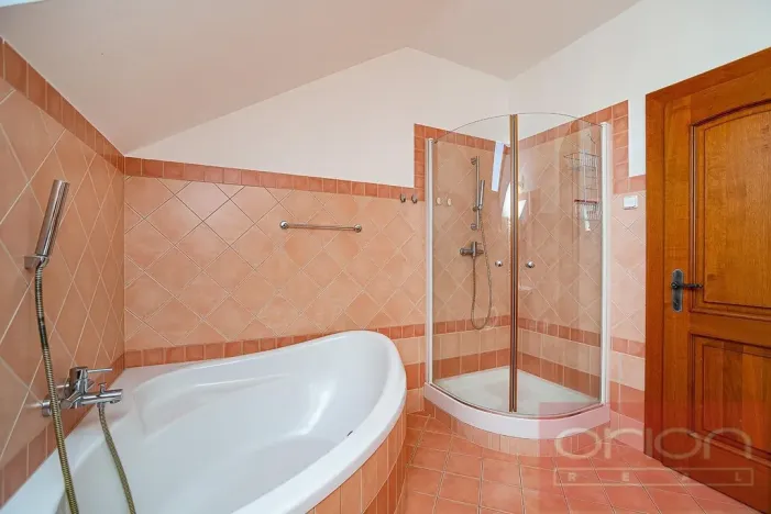 Pronájem rodinného domu, Praha - Řeporyje, Draženovská, 250 m2