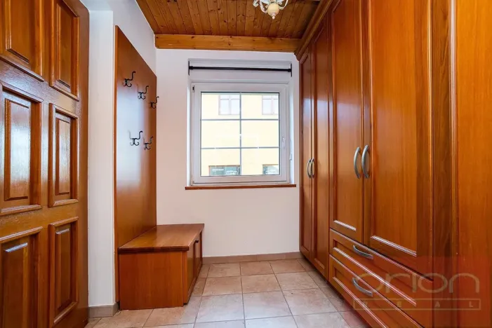 Pronájem rodinného domu, Praha - Řeporyje, Draženovská, 250 m2