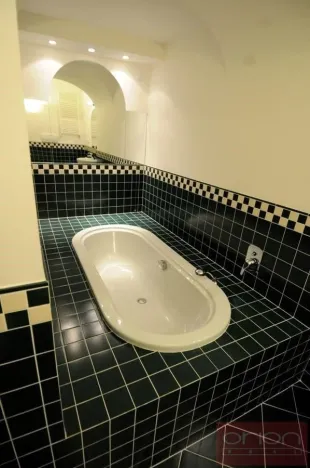 Pronájem bytu 4+1, Praha - Malá Strana, Vlašská, 170 m2