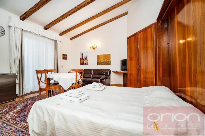 Pronájem bytu 1+kk, Praha - Vinohrady, Italská, 49 m2