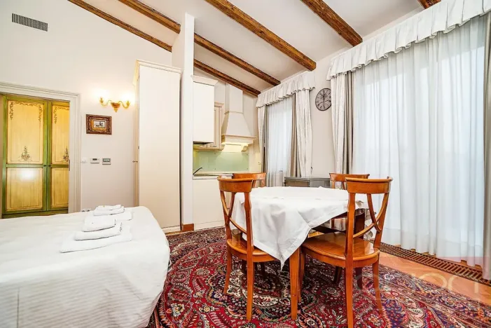 Pronájem bytu 1+kk, Praha - Vinohrady, Italská, 49 m2