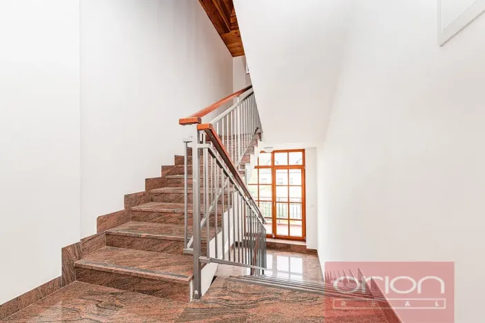 Pronájem rodinného domu, Praha - Břevnov, Oddělená, 316 m2