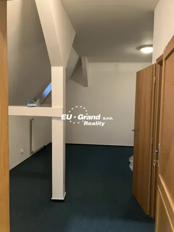 Pronájem atypického bytu, Varnsdorf, 5. května, 151 m2