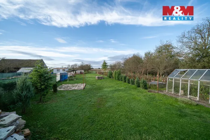 Prodej pozemku pro bydlení, Lobodice, 1643 m2