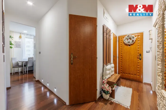 Prodej bytu 2+1, Chodov, náměstí 9. května, 60 m2