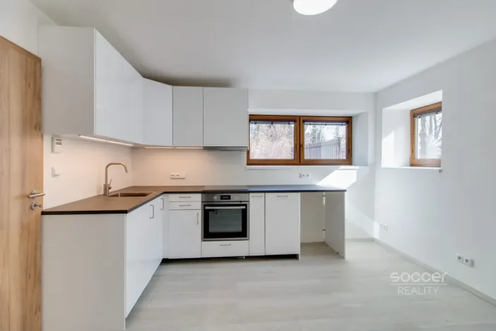 Pronájem bytu 2+kk, Praha - Smíchov, Třístoličná, 38 m2