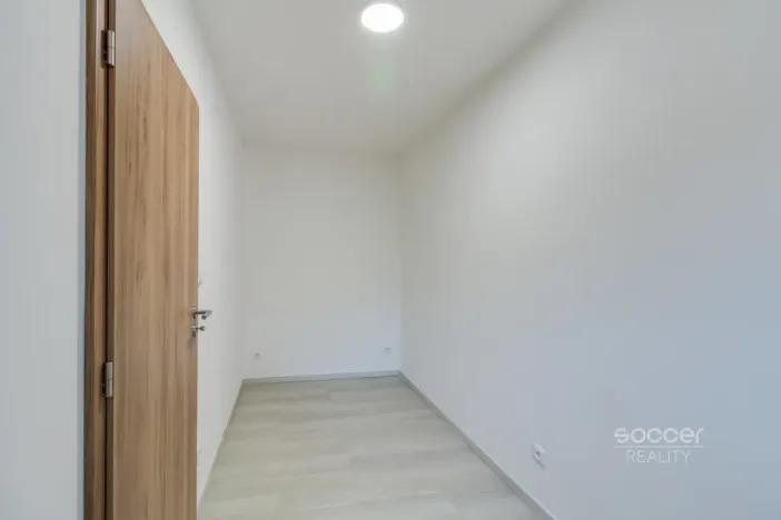 Pronájem bytu 2+kk, Praha - Smíchov, Třístoličná, 38 m2