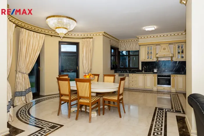 Pronájem rodinného domu, Praha - Kunratice, 450 m2