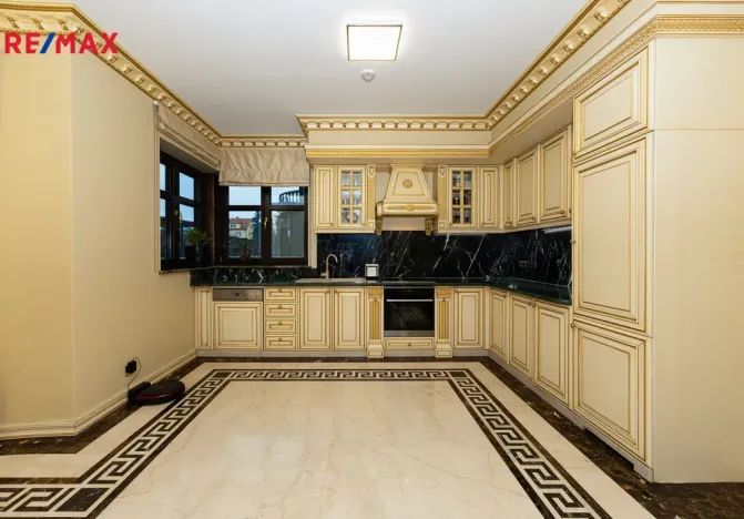 Pronájem rodinného domu, Praha - Kunratice, 450 m2