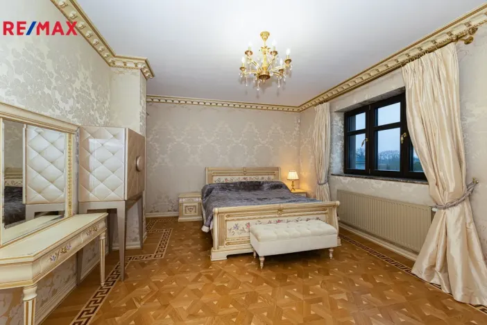 Pronájem rodinného domu, Praha - Kunratice, 450 m2