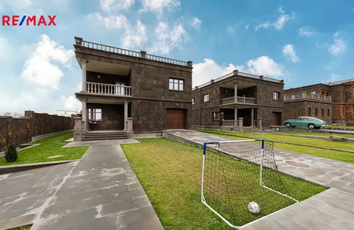 Pronájem rodinného domu, Praha - Kunratice, 450 m2