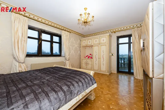 Pronájem rodinného domu, Praha - Kunratice, 450 m2