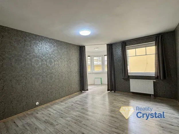 Pronájem obchodního prostoru, Mariánské Lázně, Hlavní třída, 37 m2