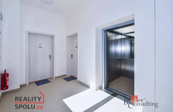 Pronájem bytu 1+kk, Praha - Libeň, Nad Rokoskou, 42 m2