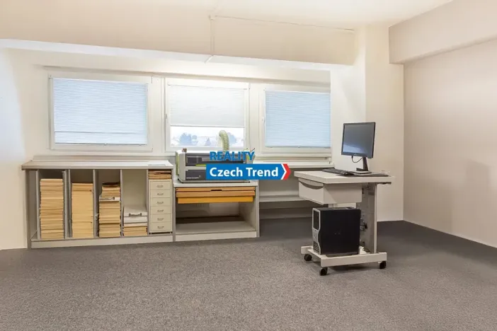 Pronájem kanceláře, Olomouc, Šlechtitelů, 50 m2