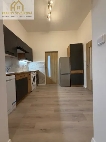 Pronájem bytu 2+1, Hradec Králové, Velké náměstí, 51 m2