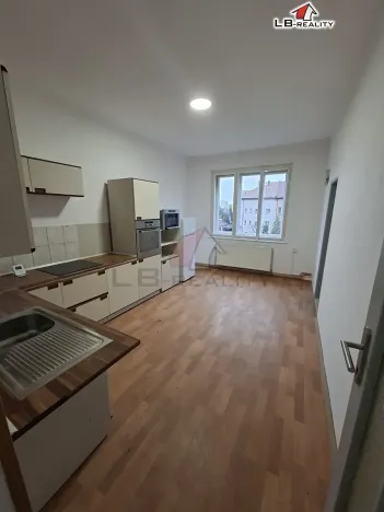 Pronájem bytu 4+1, Kolín, Štítarská, 100 m2