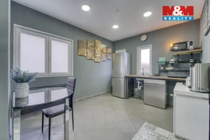 Prodej výrobních prostor, Stružná, 216 m2