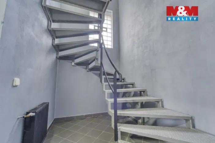 Prodej výrobních prostor, Stružná, 562 m2