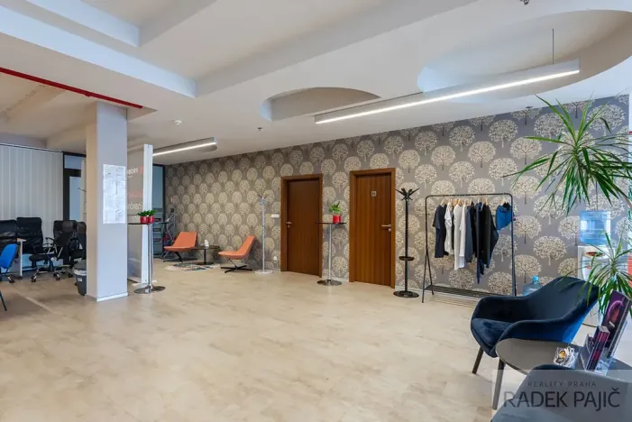 Prodej kanceláře, Brno, Pražákova, 211 m2