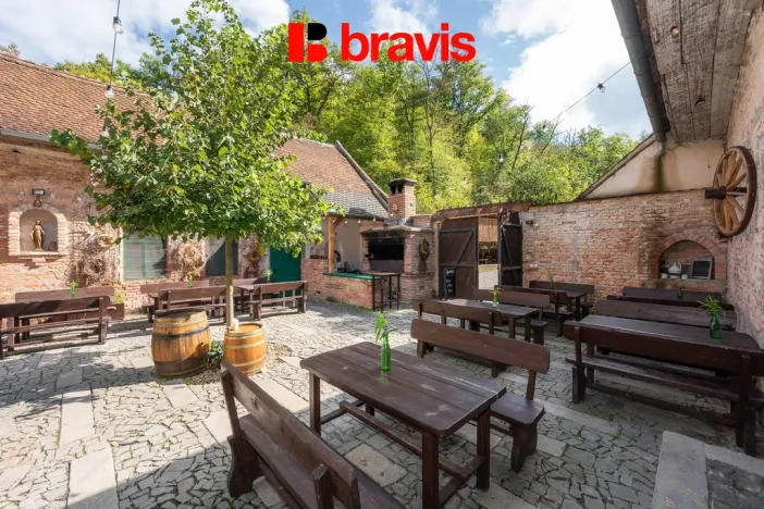 Prodej restaurace, Brno - Bystrc, Rakovecká, 500 m2