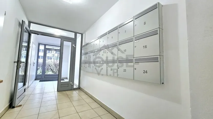 Prodej bytu 3+1, Praha, Přímětická, 68 m2