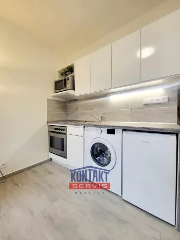 Pronájem bytu 1+kk, České Budějovice, Dobrovodská, 21 m2