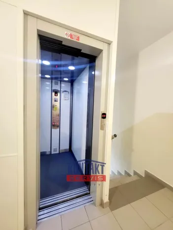 Pronájem bytu 1+kk, České Budějovice, Dobrovodská, 21 m2