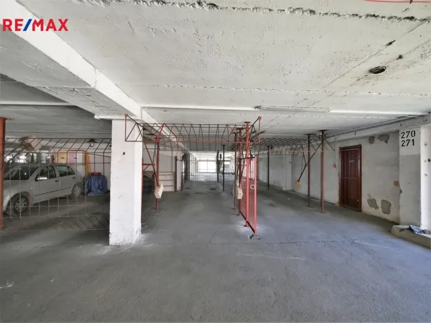 Pronájem garáže, Praha - Střížkov, Lovosická, 14 m2