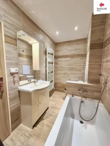 Pronájem bytu 2+kk, Meziboří, nám. 8. května, 54 m2