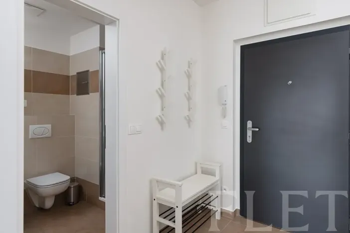 Pronájem bytu 1+kk, Praha - Letňany, Škrábkových, 43 m2