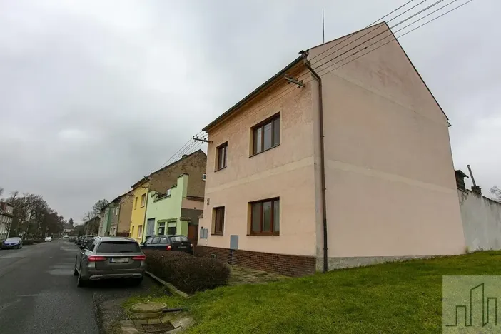 Prodej vícegeneračního domu, Lahošť, Švermova, 250 m2