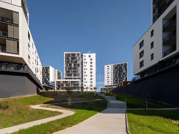 Pronájem garážového stání, Praha - Modřany, Mezi vodami, 5 m2