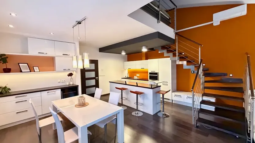 Pronájem bytu 2+kk, Pardubice, nábřeží Závodu míru, 76 m2