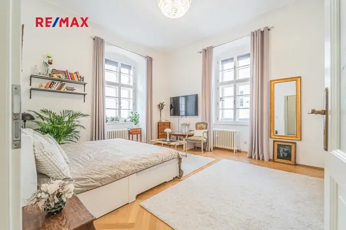 Prodej bytu 2+1, Praha - Staré Město, Náprstkova, 42 m2