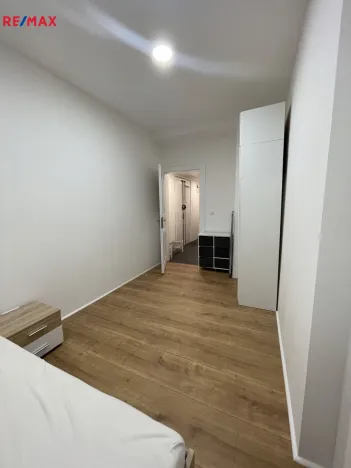 Pronájem bytu 2+kk, Praha - Libeň, Na rozcestí, 38 m2