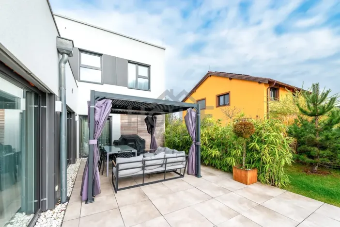 Pronájem rodinného domu, Králův Dvůr - Levín, Na Vyhlídce, 201 m2