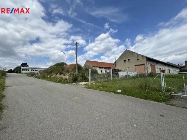 Pronájem výrobních prostor, Věžky, 2322 m2