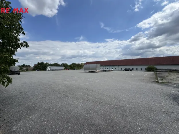 Pronájem výrobních prostor, Věžky, 2322 m2