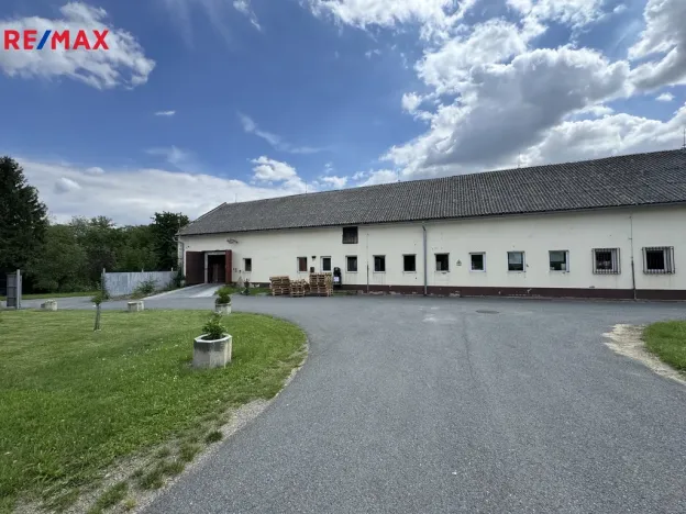 Pronájem výrobních prostor, Věžky, 2322 m2