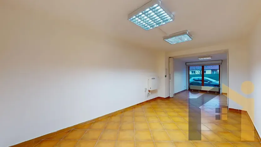 Pronájem obchodního prostoru, Praha - Hostivař, Hornoměcholupská, 88 m2