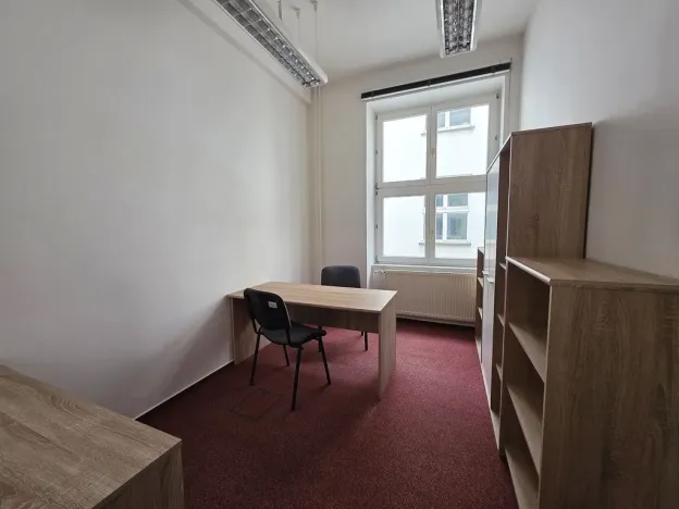 Pronájem kanceláře, Plzeň, náměstí Republiky, 60 m2