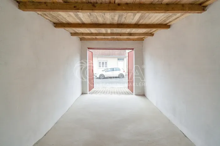 Pronájem garáže, Praha, U Řempa, 14 m2