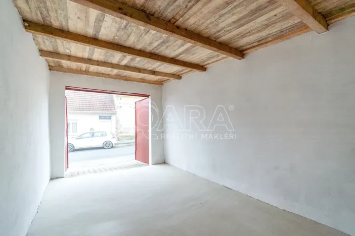 Pronájem garáže, Praha, U Řempa, 14 m2