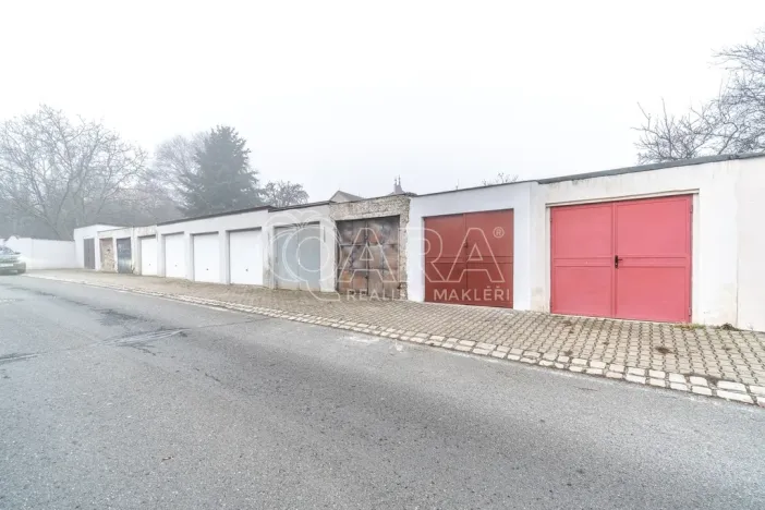 Pronájem garáže, Praha, U Řempa, 14 m2